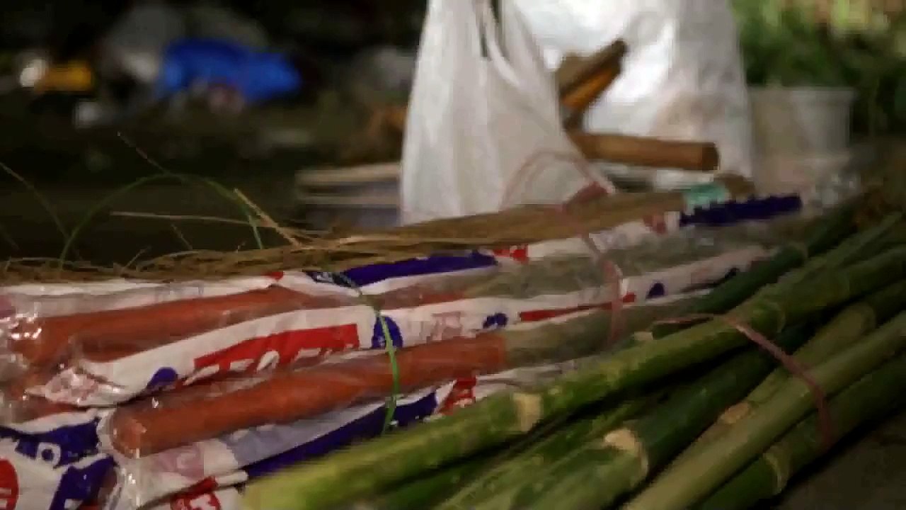 Sachin Tendukar joins Swachh Bharat Abhiyaan Cleans Bandra Reclamation Mumbai