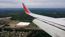 Southwest Boeing 737-700 Landing at Hartford, CT, USA