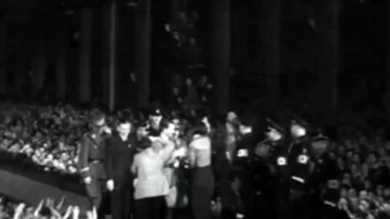 Adolf Hitler 1936, Ομιλία σε εργοστάσιο του Essen