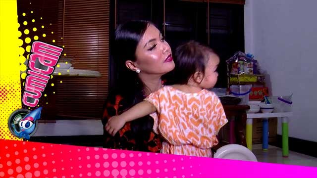 Anak Denada Tanyakan Ayahnya - Cumicam 04 Agustus 2015