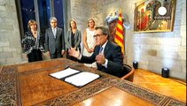Regierungschef von Katalonien ruft Neuwahlen aus
