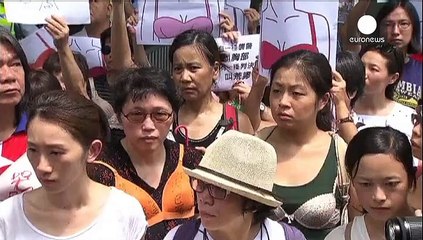 Грудь — оружие активиста