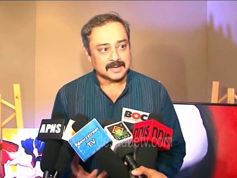 Actor Sachin Khedekar Appreciates The Painting Exhibition Nurture Nature By Sarbani Bhattacharya