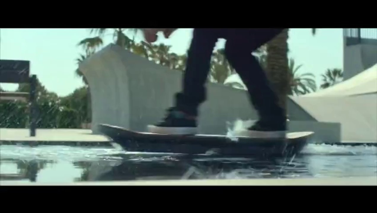 Skateboard volant: la science-fiction devient réalité - Vidéo Dailymotion