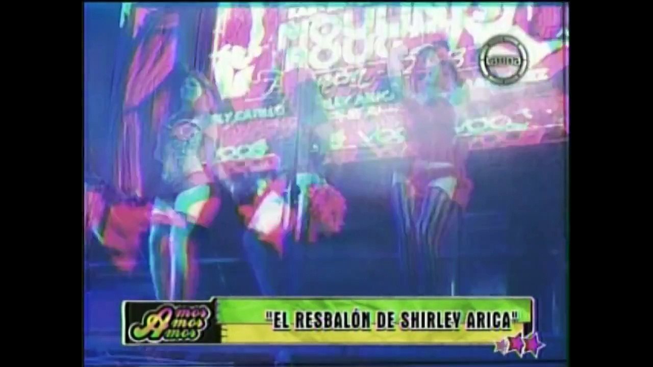 el tropezón de Shirley Arica