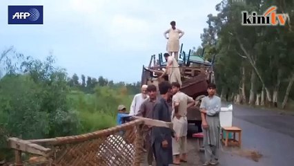 Ribuan dipindahkan, banjir landa Pakistan