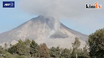 Gunung Sinabung meletus, ribuan penduduk dipindah