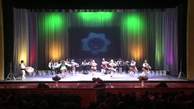 Leke Pecnikaj Recitali 06 (Valle e Tropojes - vajzat)