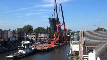 Pays-Bas : Deux grues tombent sur des maisons