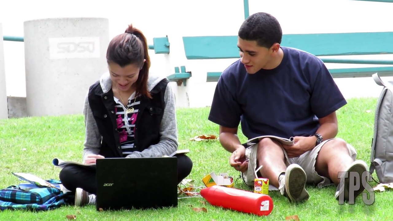 "Tu veux faire du coloriage avec moi?!" Trop marrant