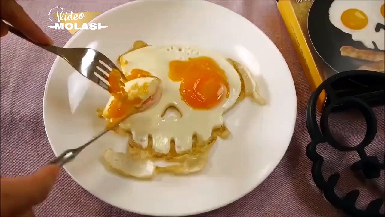 SKULL EGGS