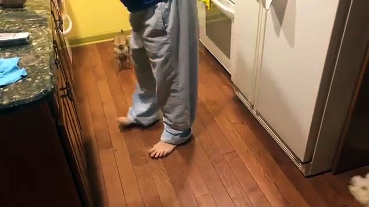 BONNIE HATES TO EAT ALONE!