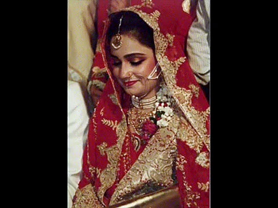 Khalid Asghar sings a Punjabi Geet- *Meno BitBit Takda Jawe, Munda Kashmiriyan Da*(A guy of Kashmiri family, continuously staring at me ) Poet- Zahid Abbas. Khalid Mahmood prepared video and uploaded on YouTube in 2009