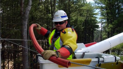 National Grid Demos Live Line Safety