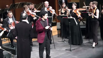 ROLANDO VILLAZON