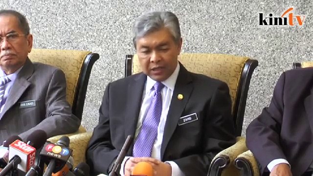Polis mula gali kubur di Padang Besar - Zahid