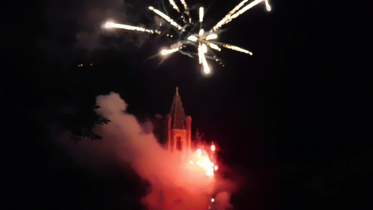 Feux d'artifice à l'eglise N° 4