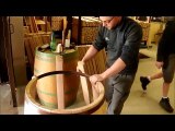 Fabrication d'un fût de chêne (à la tonnellerie François Frères)