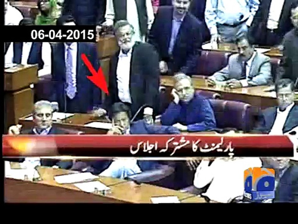 Imran Khan hit back at Khawaja Asif-Geo Reports-04 Aug 2015