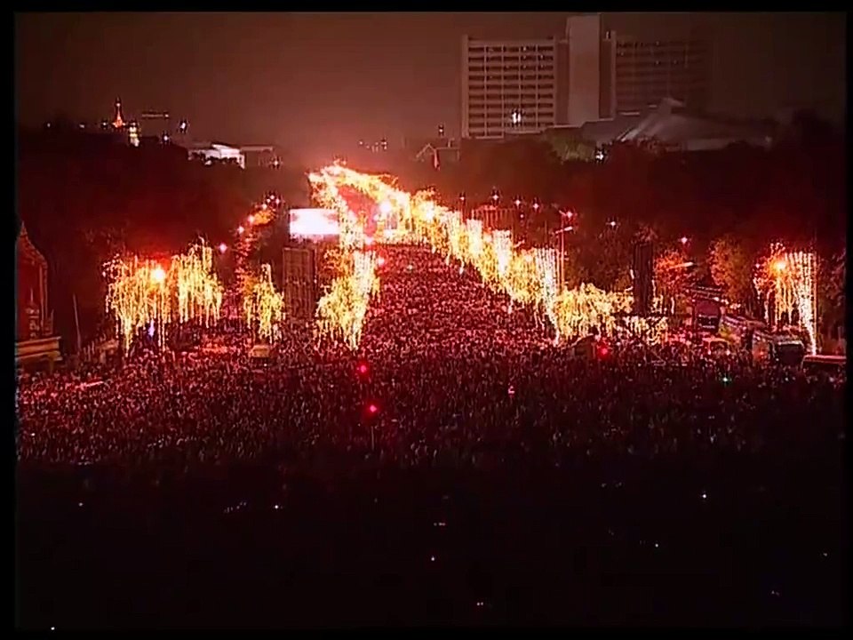สรรเสริญพระบารมี+สดุดีมหาราชา : รวมศิลปิน [TheGreatestOfTheKings] :: 13/12/52