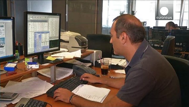 La Borsa di Atene riduce le perdite, nuovo tracollo per i bancari