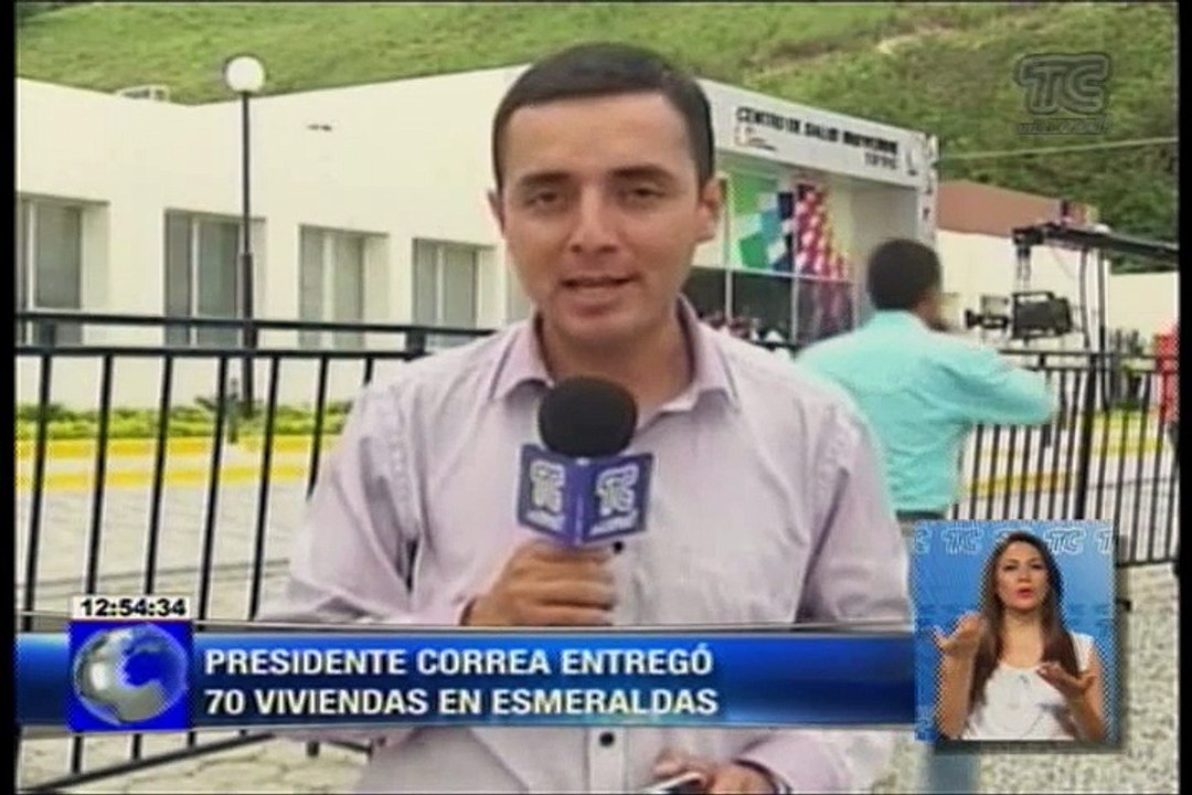 Presidente Correa entregó 70 viviendas en Esmeraldas
