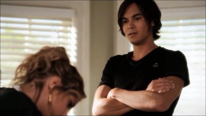 Hanna y Caleb en PLL - Temporada 2, Episodio 16