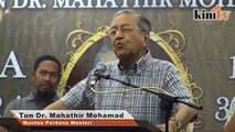 Mahathir: Tanggungjawab Umno gugurkan Najib