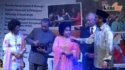 Descargar video: 'Bukan Melayu saja, Cina juga tak senang dengan Rosmah'