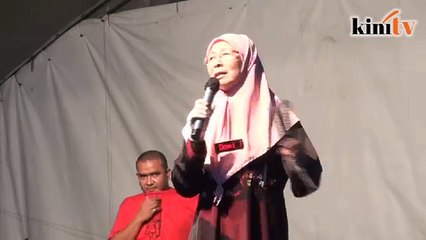 'Nenek kipas’ rayu pengundi pulang undi