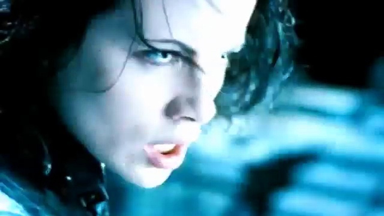Female Vampires - Selene - Let the Bodies Hit the Floor
