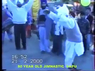 80 Years Old Punjabi Man doing amazing Gymnastics (1)