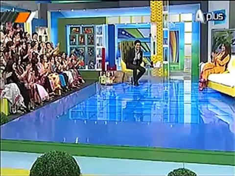 Sahir Lodhi kissed and hugged Reema Khan on Live Tv