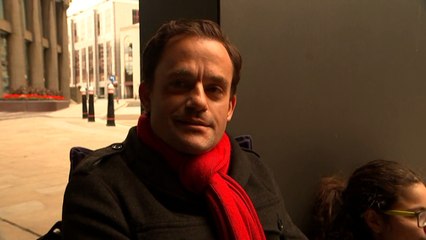 Cumberbatch fans queue for Hamlet tickets