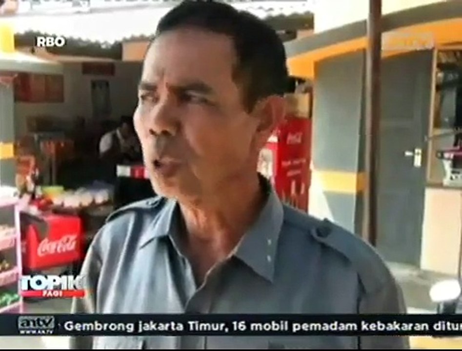 Dampak Kemarau, Ratusan Kera Jarah Makanan di Warung