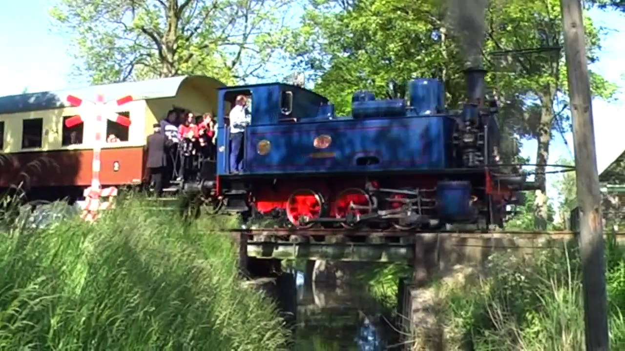 Stoomtrein stoomtram mix .Prachtige stoomtreinen van de SHM en MBS met origineel geluid.