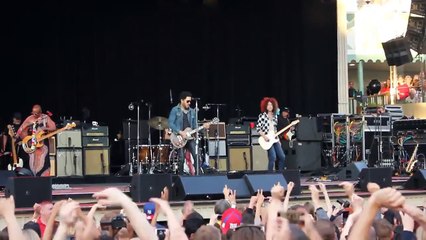 Lenny Kravitz nous montre ses bijoux de famille