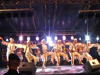 Ansambli i Zhurit ne Festivalin e Vlores Aulona Folk Suit vallesh kosovare