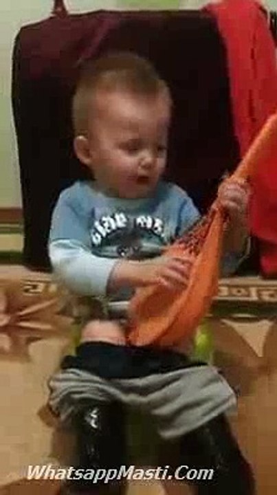 Little Cute Yo Yo Honey Singh Sing With Guitar (Must Watch) Very Funny