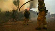 Incêndios na Califórnia continuam avançando fora do controle