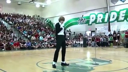 Flawless Moonwalk- High School MJ Impersonator Dance