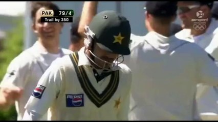 Shane Bond   8 wickets in his last test  Champion