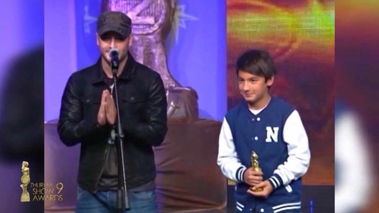 Best POP - Adrian Gaxha ft Floriani - ZHURMA SHOW AWARDS 9 - ZICO TV HD