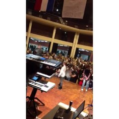 Loni - për 28 nëntor në france - lyon