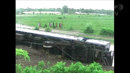 At least 27 dead after two trains derail in India