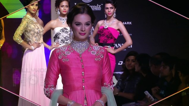 IIJW Day 2 | Soha Ali Khan & Evelyn Sharma Walk The Ramp