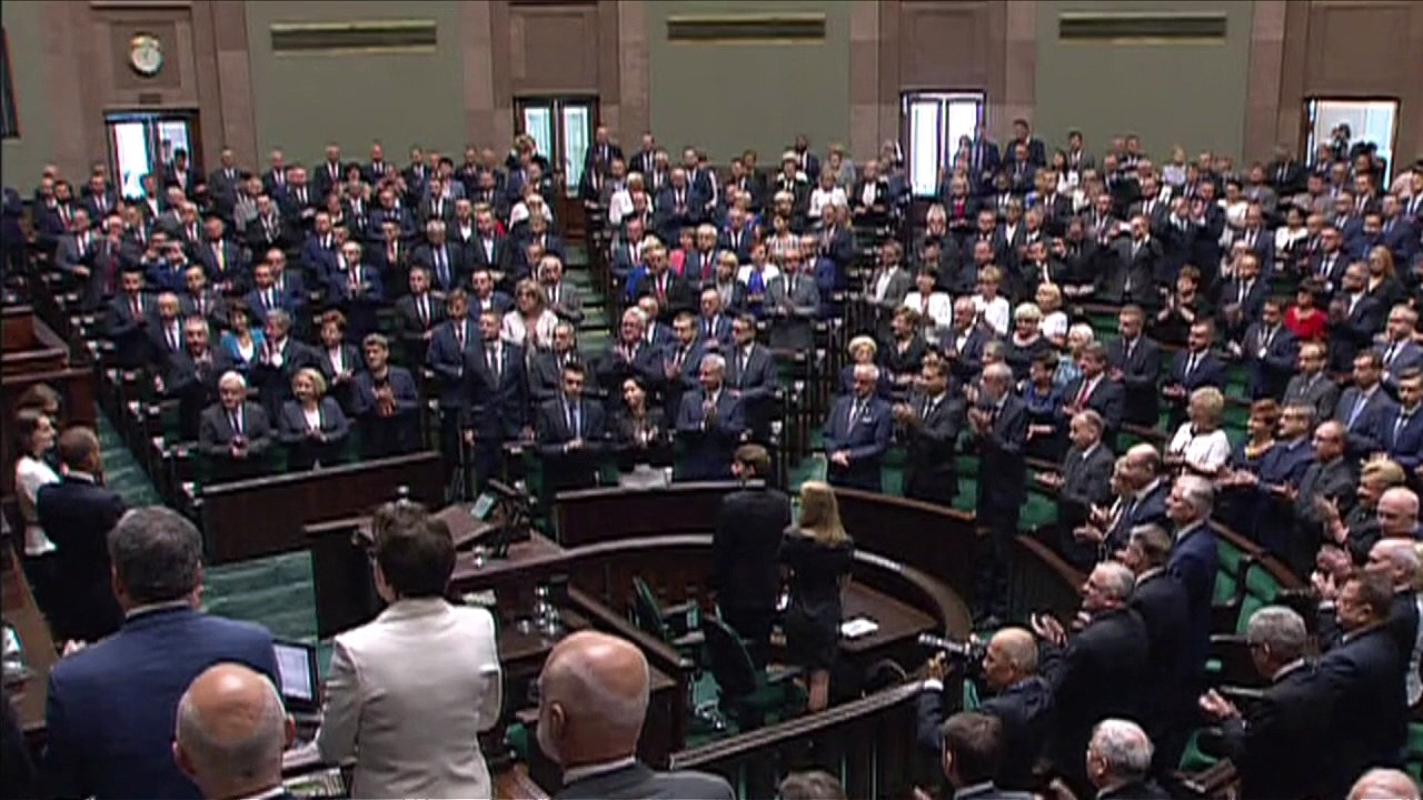 Poland swears in conservative Duda as new president