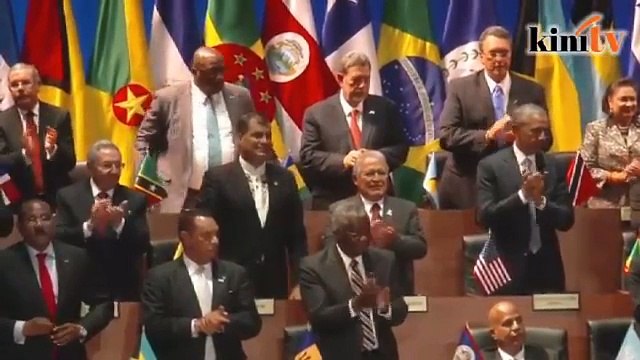 Obama, Castro bersalaman di Panama