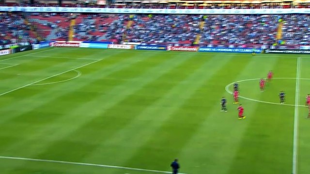 Ruiz humiliates opponents with slick nutmeg