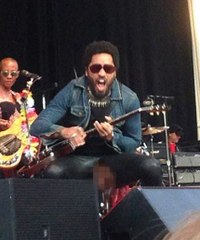 Lenny Kravitz gives more of a show than he bargains for... [HD]